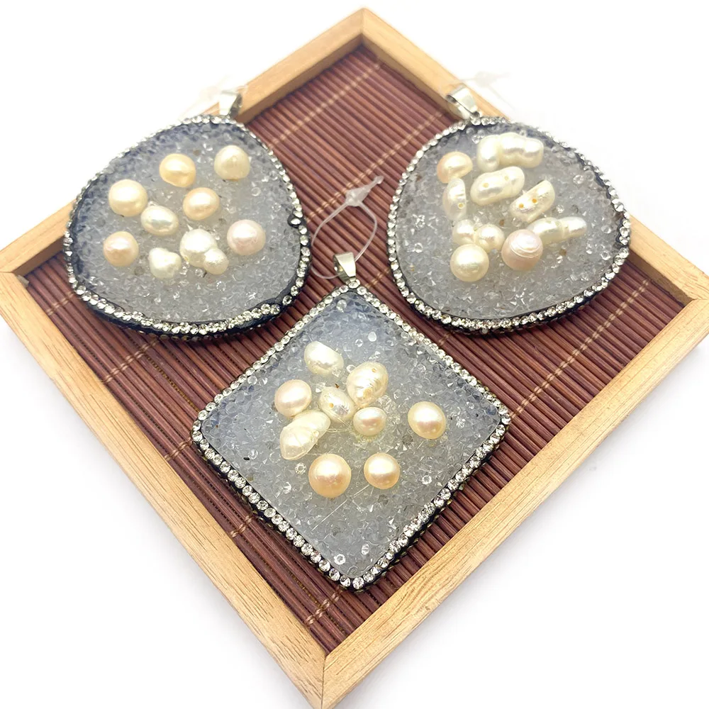

Natural Stone Pendant Necklace Rhombus White Crystal Resin Inlaid Shell Pearl Diamond Jewelry for Necklace or Jewelry Making