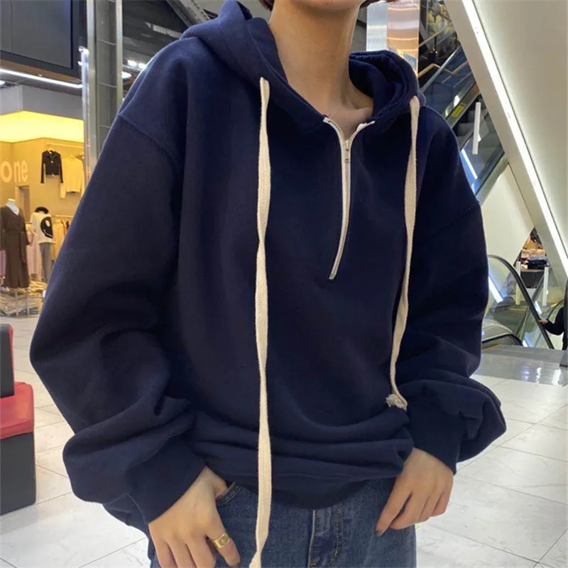 

Hoodies & Sweatshirts