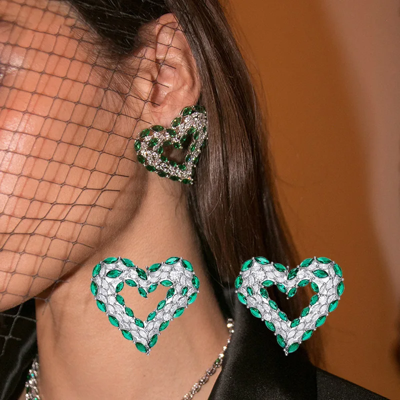

New Silver Luxury Temperament Retro Love Heart-shaped Earrings Design Simulation Emerald High Carbon Diamond Women Fine Jewelry
