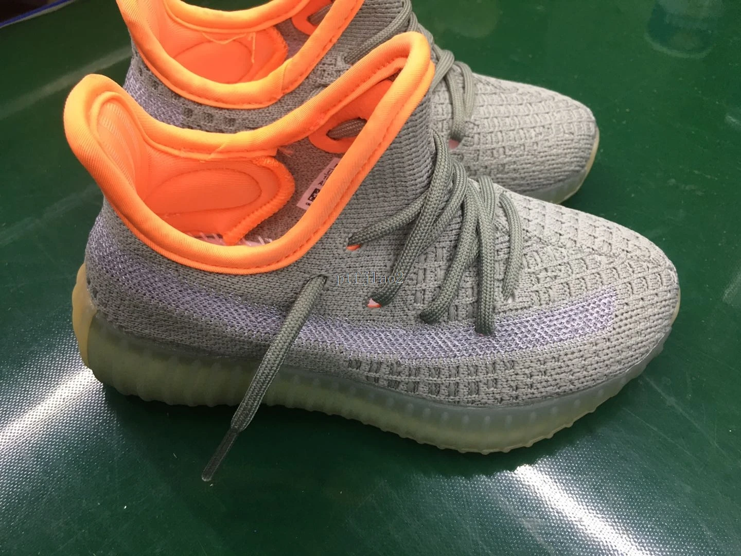 

Original New Arrival Yeezy 350 Boost Kids Running Shoes Casual Children Comfortable Sports Shoes 23-35