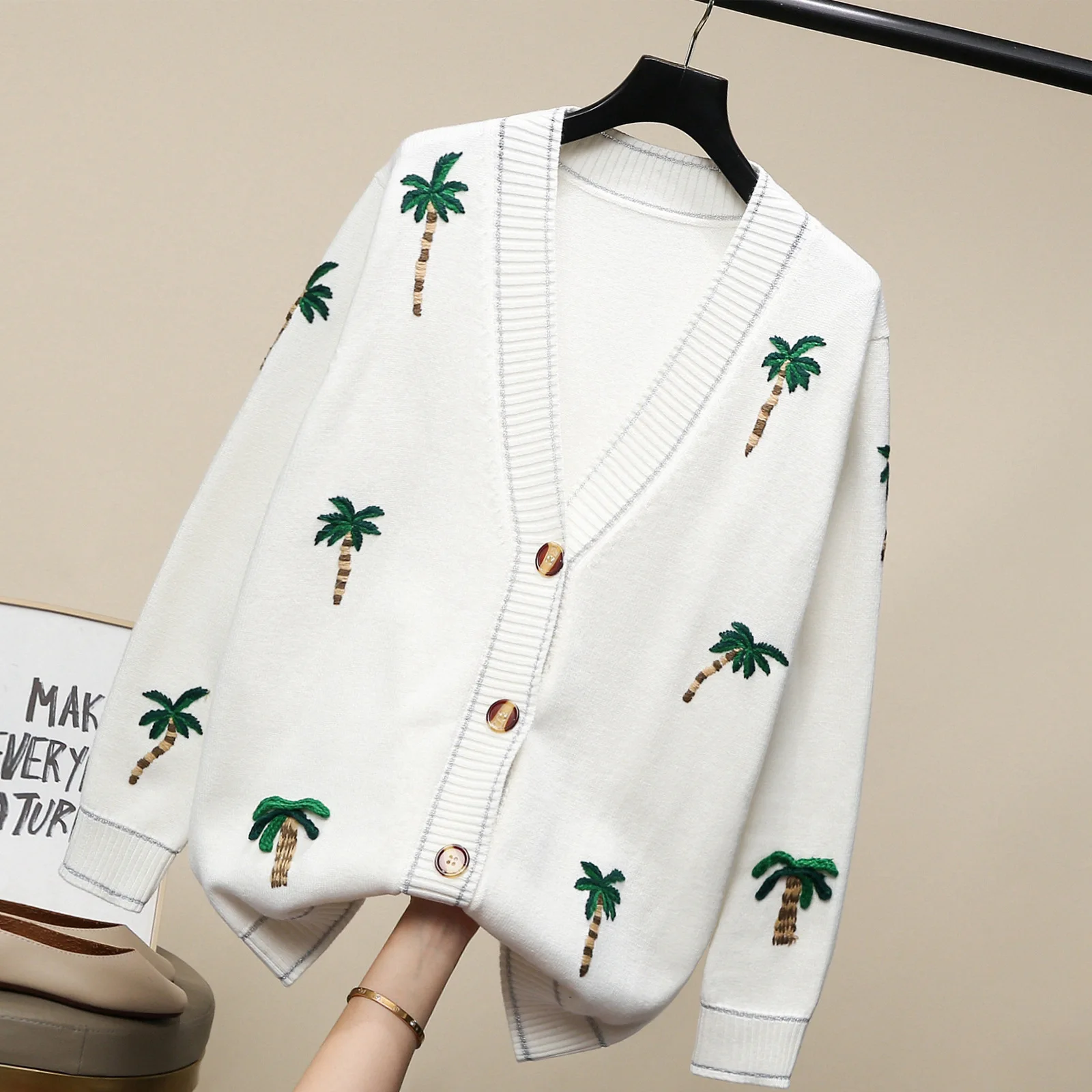 

Модный женский кардиган VANOVICH, Новинка весна-осень 2022, женский кардиган с вышивкой и V-образным вырезом, одежда для женщин, топы