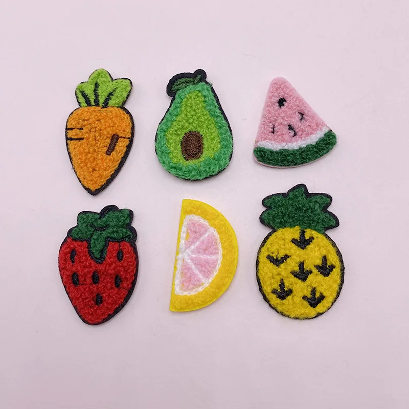 

20pcs/Lot Cartoon embroidery fruit series strawbery patch Applique Cute Sew On Fabric Badge DIY Apparel Accessories