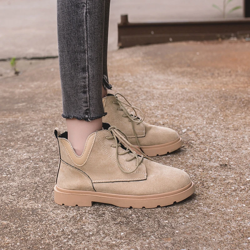 

Autumn and winter trend new Martin boots short tube women's boots flat bottomed outdoor student women's shoes