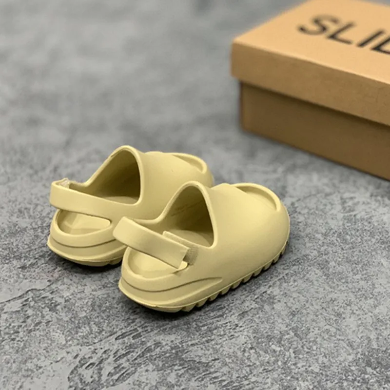 

Children's Velcro sandals and slippers size 23-35