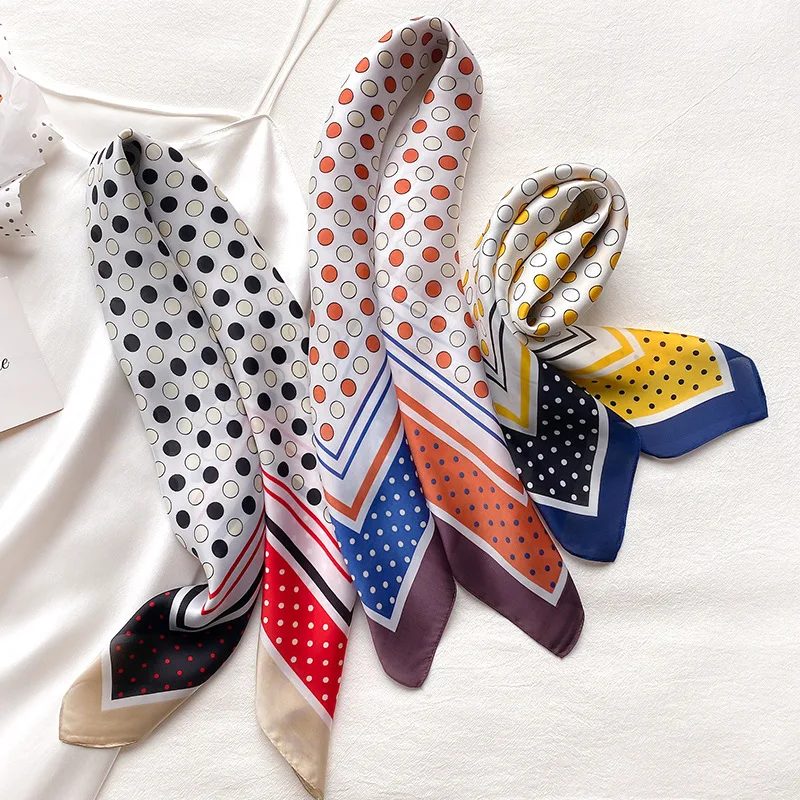 Платок женский Шелковый в горошек 70 см с принтом квадратный весна 2021