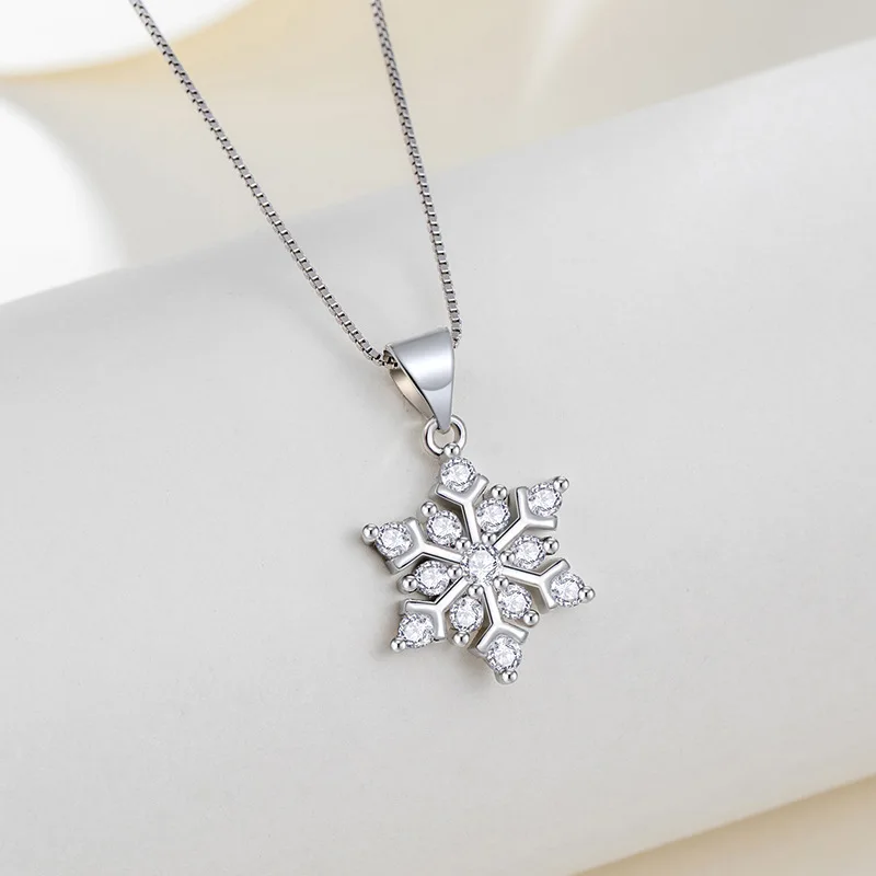 

Crystal Zircon Snowflake Necklace For Women Shiny Rhinestone Charm Clavicle Chain Necklaces Christmas Festival birthday Jewelry