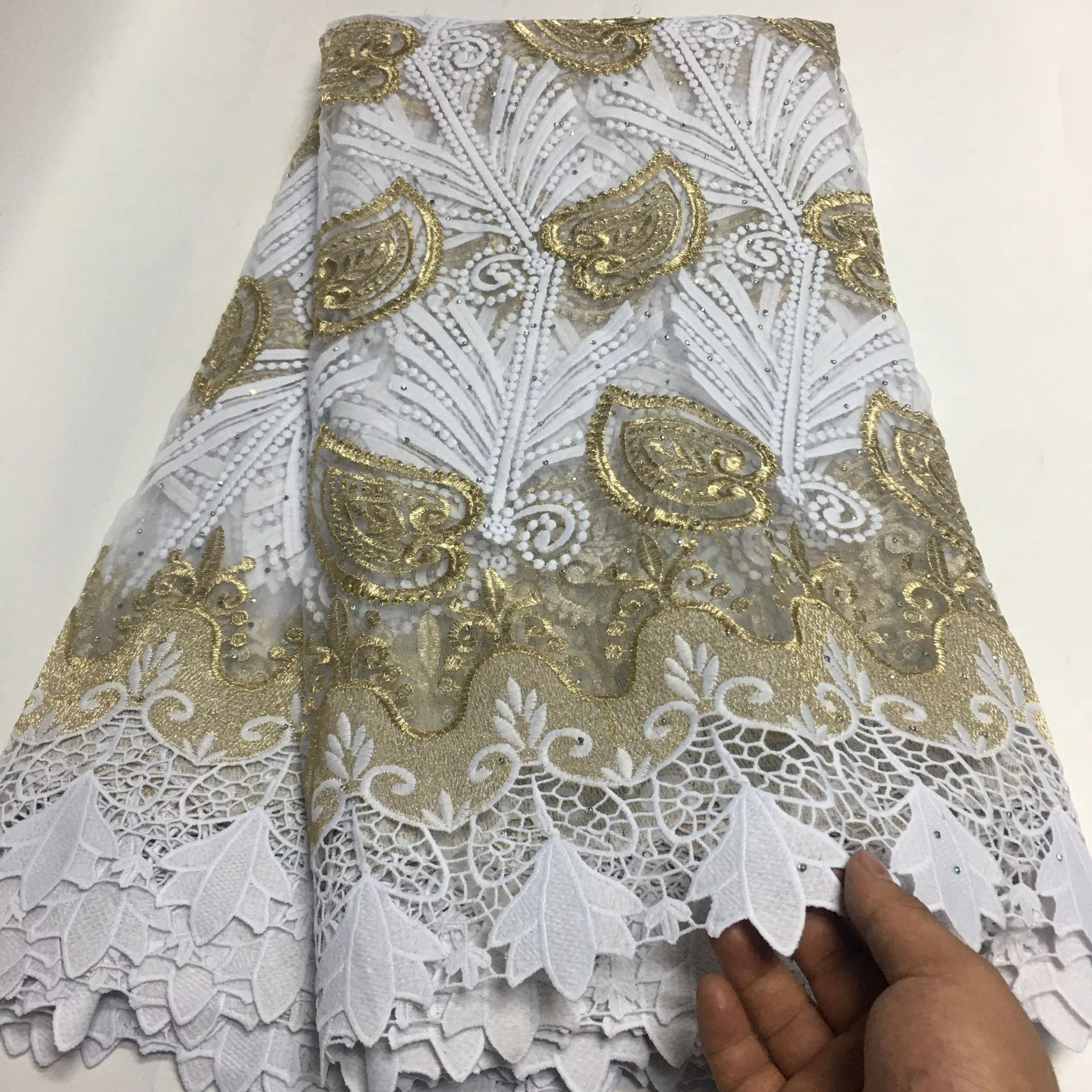 2020 Новое поступление Высококачественная молочная шелковая кружевная ткань