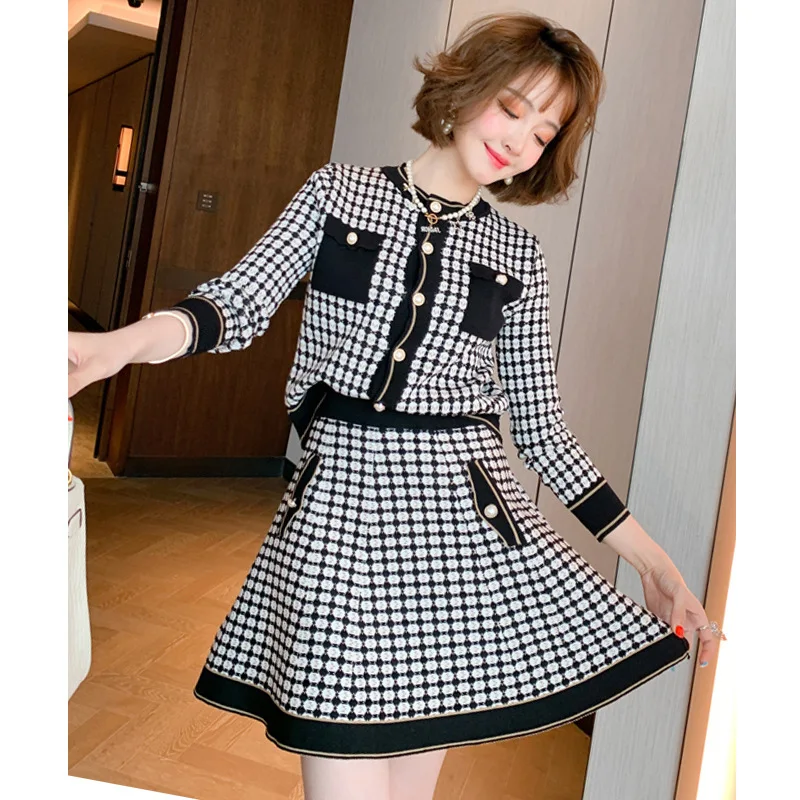 

Elegant temperament mixed woven beaded round neck cardigan and A-knit overskirt suit women's spring and autumn two-piece suit