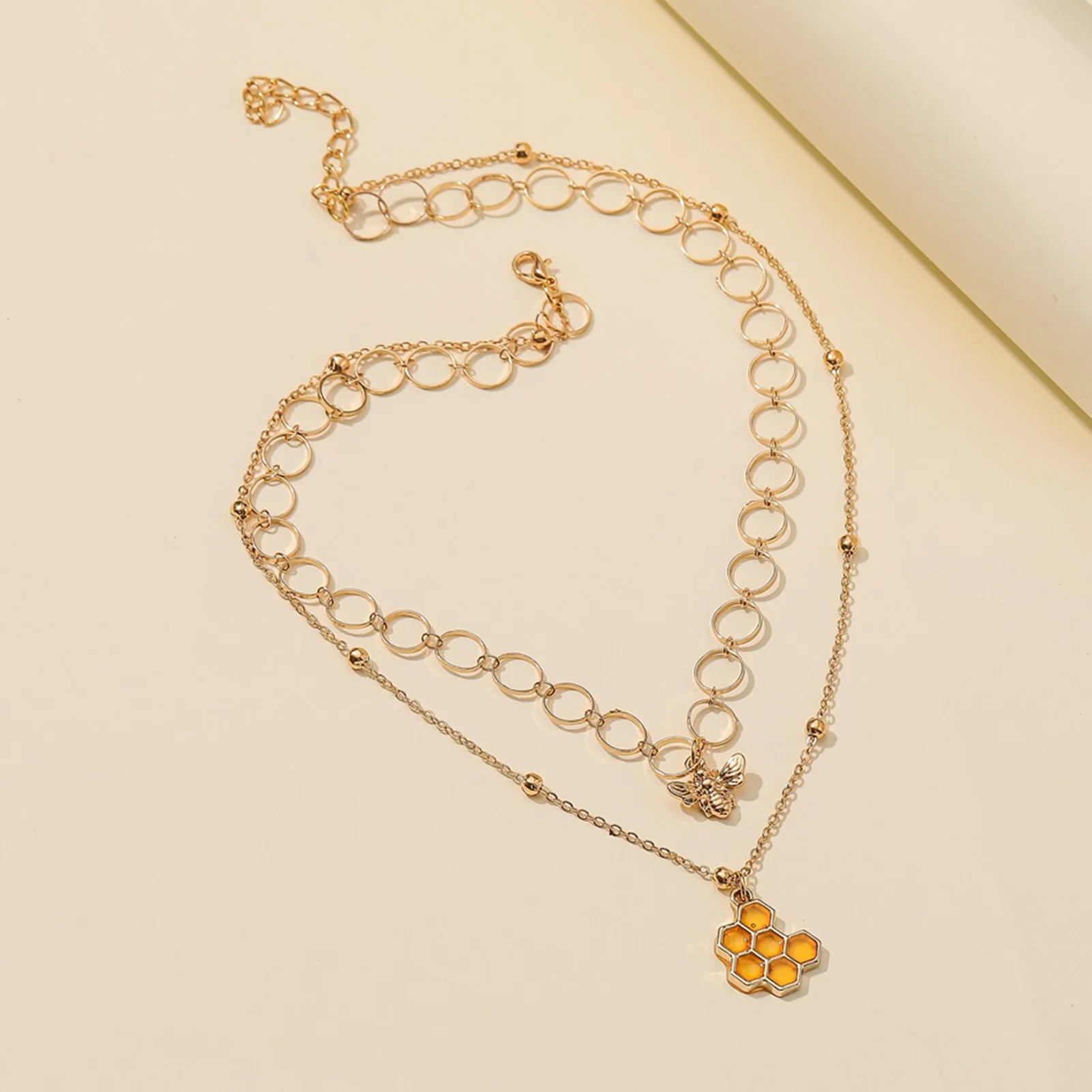Newly Boho Bee Layered Short Necklaces Gold Honeycombs Pendant Necklace Beaded Chain for Women and Girls DOD88 | Украшения и