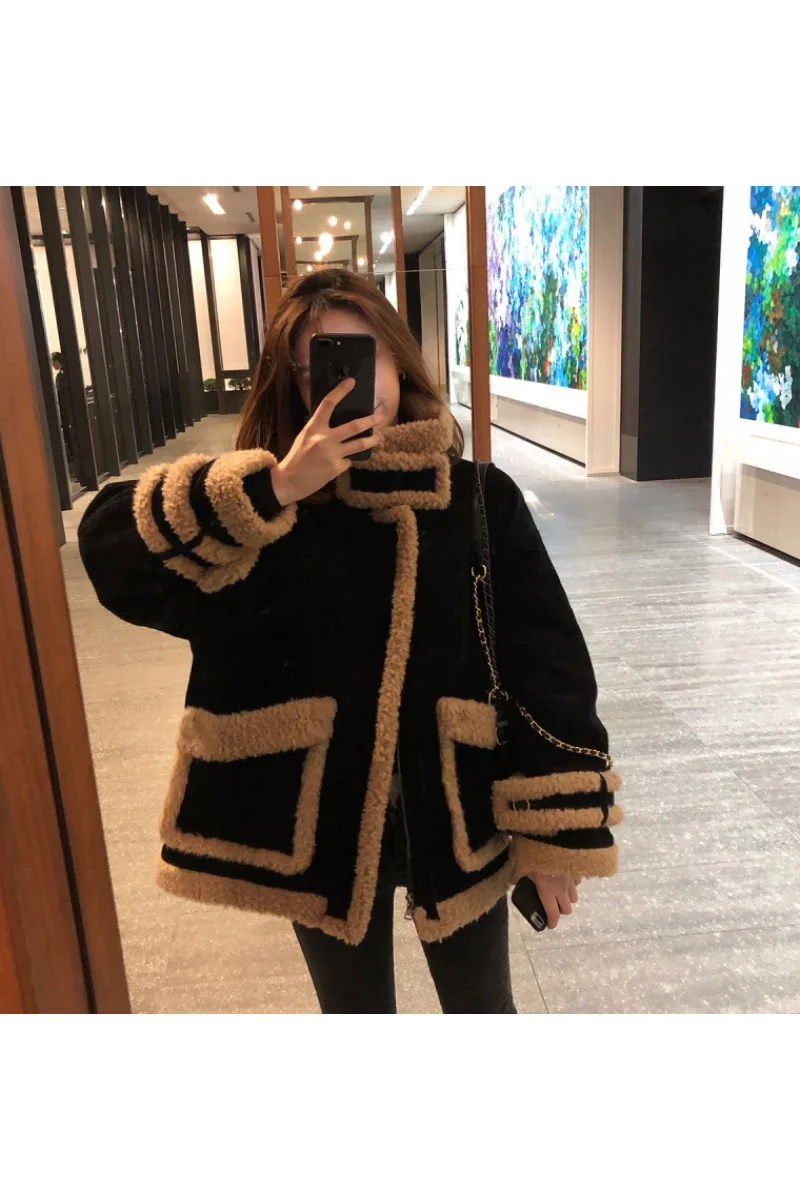 

Fall/winter imitation lamb wool stitching corduroy jacket women's winter thickening short locomotive suit Korean version