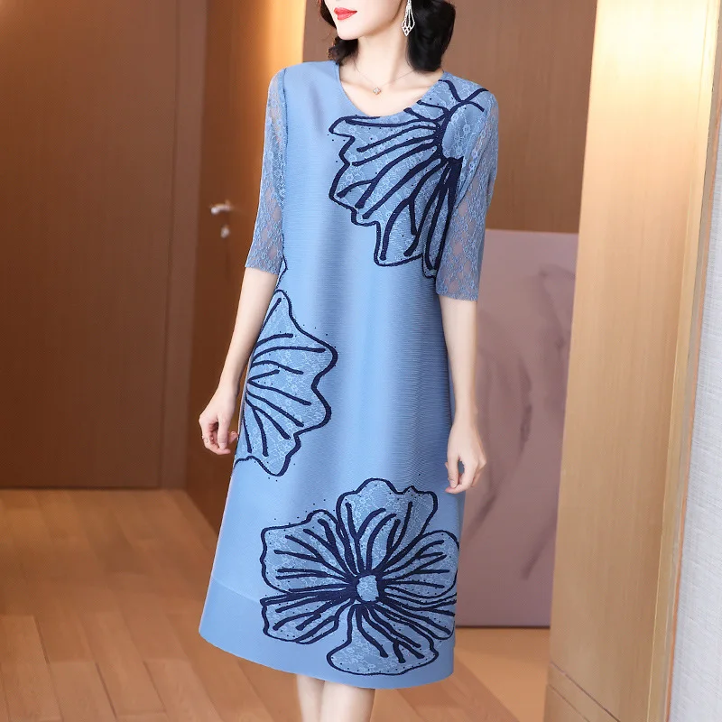

TVVOVVIN 2021 New Women's Spring Loose Large Size Knee-length Dress Embroidery O-neck Casual Pleated A-line Dress 0131