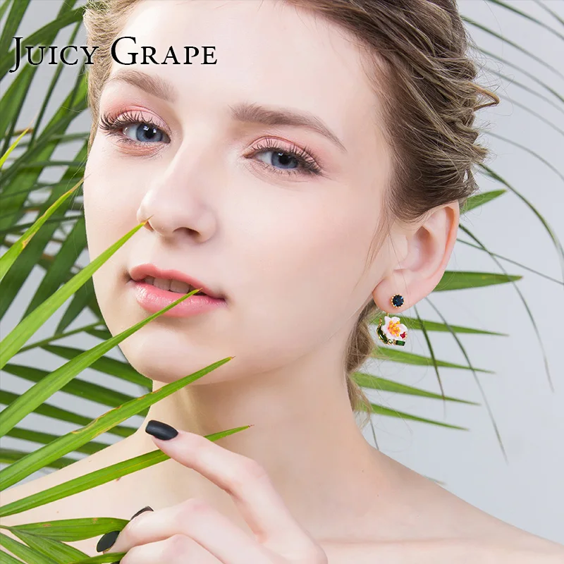 Женские серьги гвоздики в форме цветка сочного винограда маленькие с эмалью и