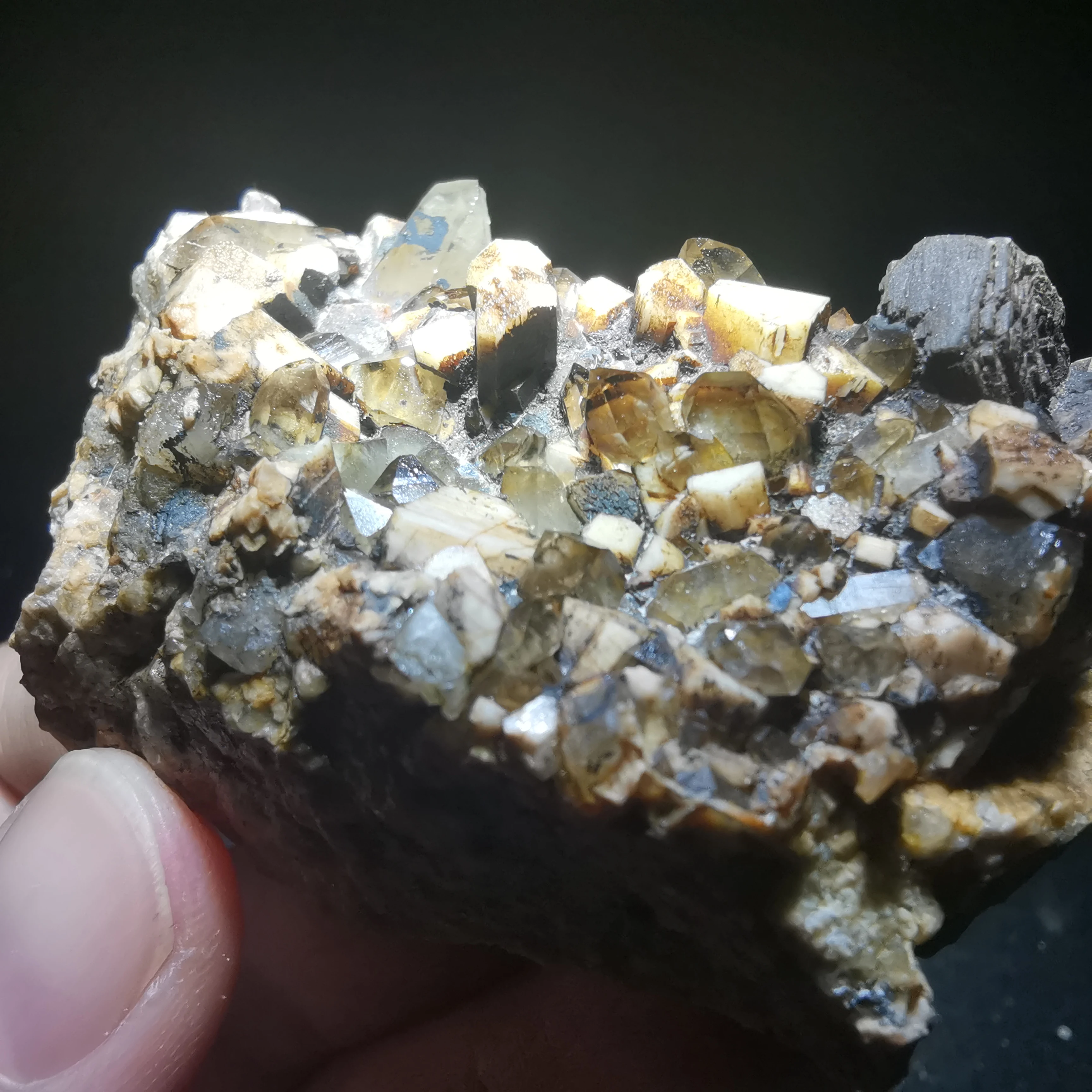 

70.3gRare natural feldspar crystal mineral crystal intergrowth specimen and stone decorated QUARTZ GEM