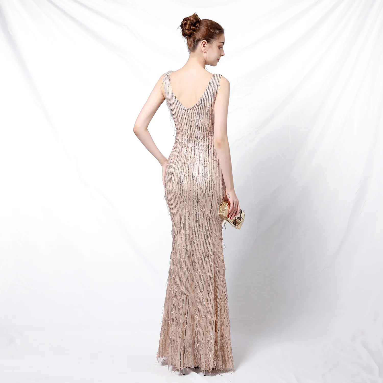 

Sladuo Summer Women Sequins Sexy Deep V Sleeveless Dress 2021 New Sexy Floor Length Club Evening Runway Party Maxi Dress