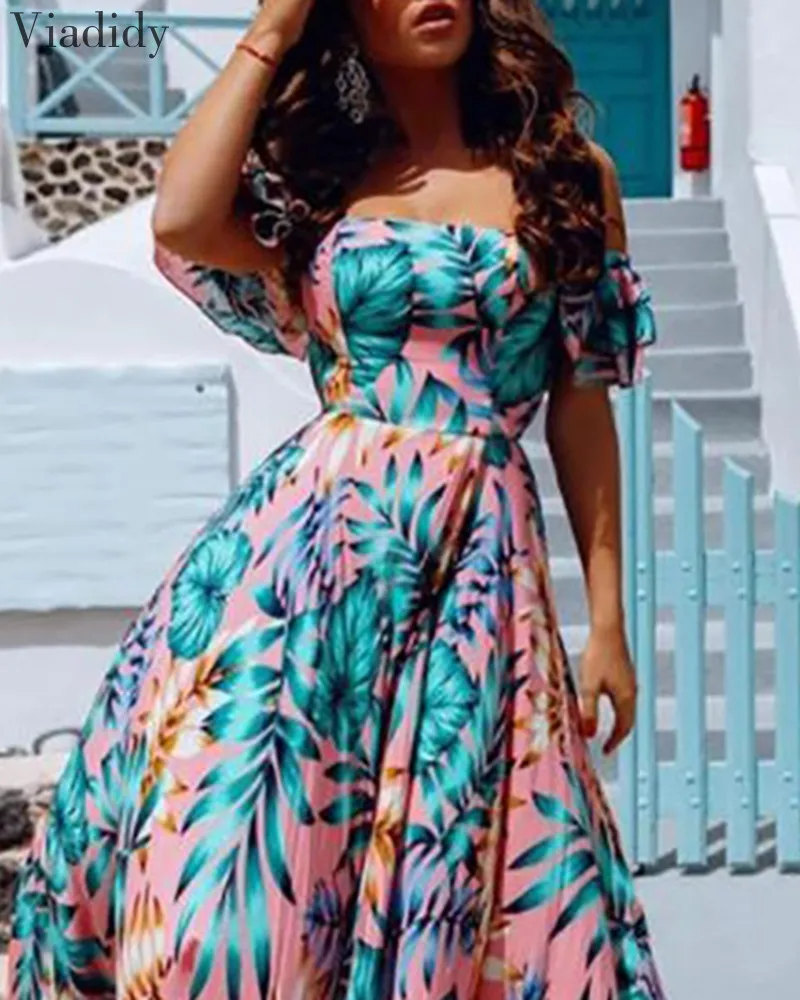 Длинное платье в пляжном стиле с открытыми плечами рюшами воротником-лодочкой и