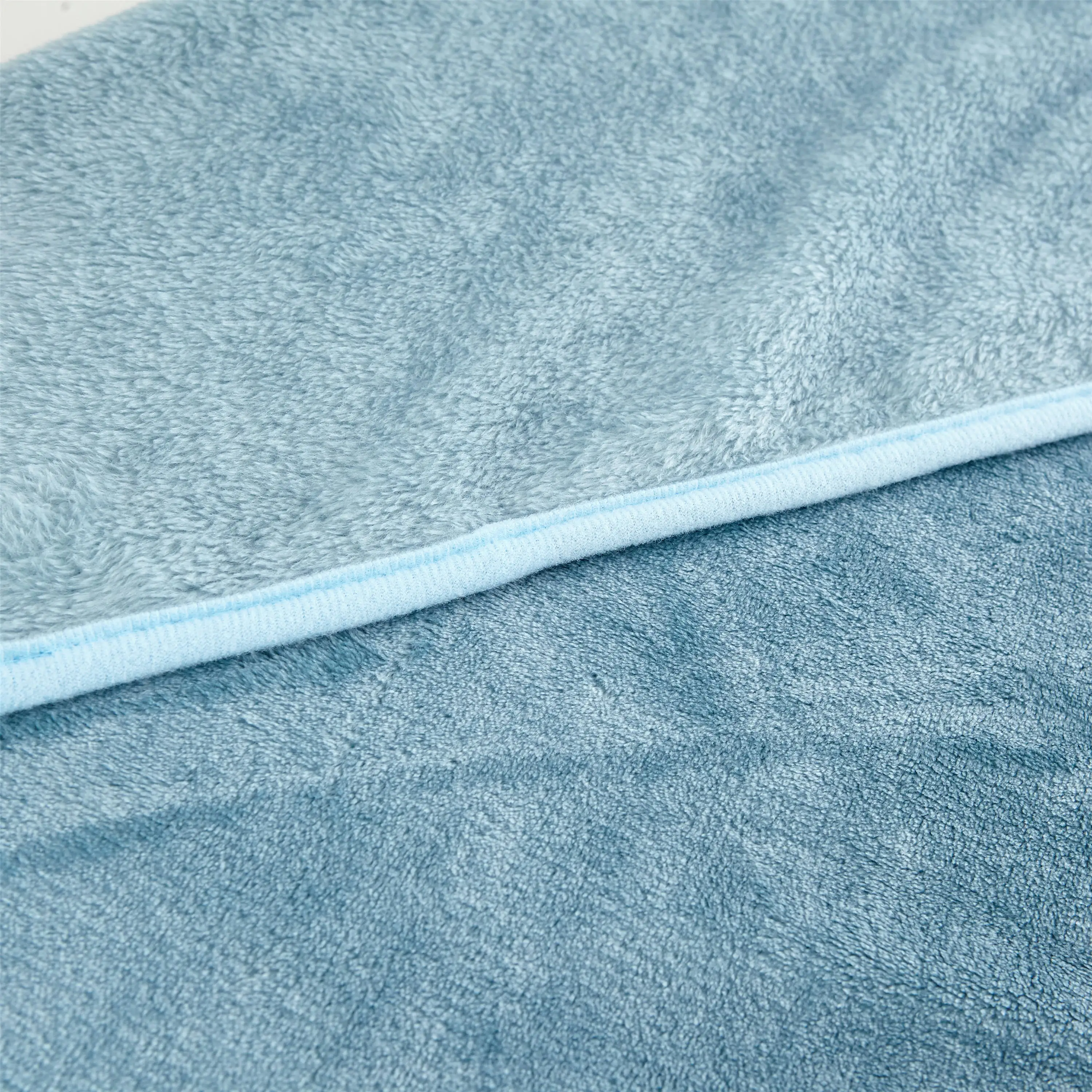 Плотные плюшевые флисовые одеяла однотонное из микрофибры покрывало на