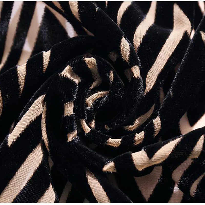 

Jackets Women's Plus Size Short Coats 2021 Spring Fashion Velvet Stripe Prints Splicing Retro Skinny Baseball Tops Jacket Woman