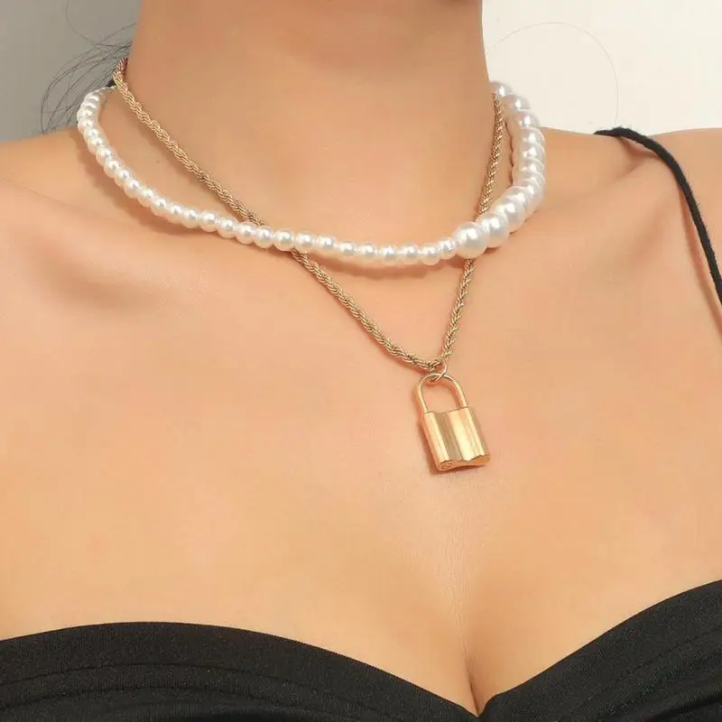 

Винтажное ожерелье-чокер с жемчугом в стиле барокко, цепочка до ключиц, ожерелье с подвеской-замком для женщин, ювелирные изделия, ожерелья ...