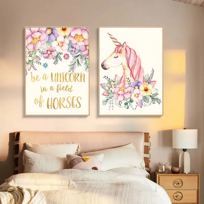 Картина на холсте для детской комнаты постер с изображением розовой лошади и