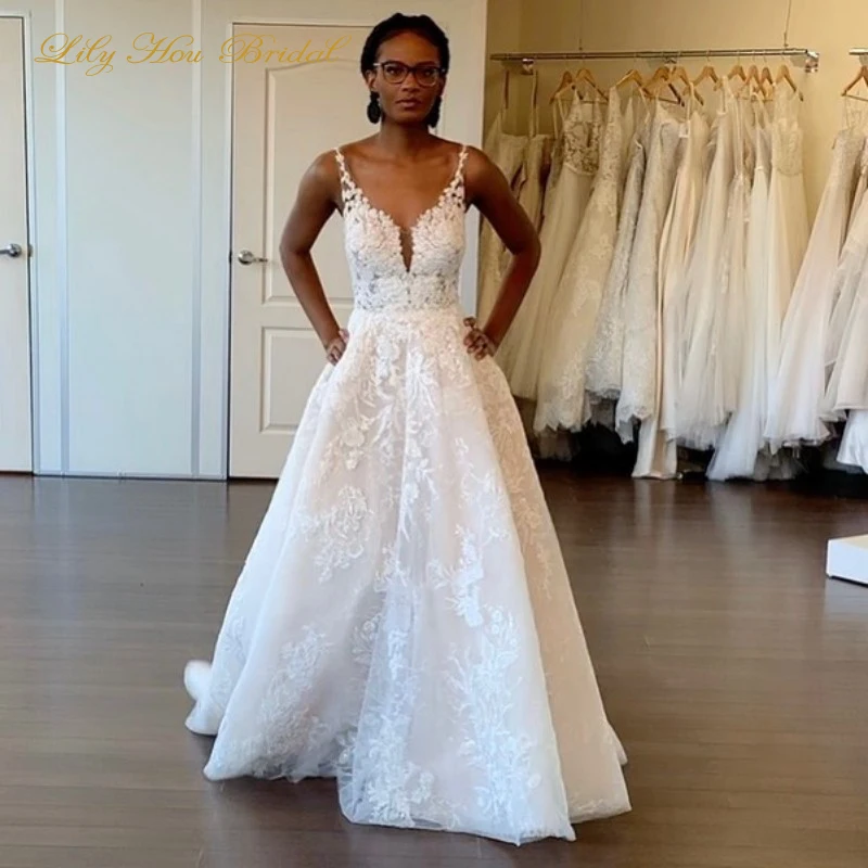 

Wedding Dresses 2020 Deep V Neck Sleeveless Vintage Lace A-line Bridal Gowns Custom Made