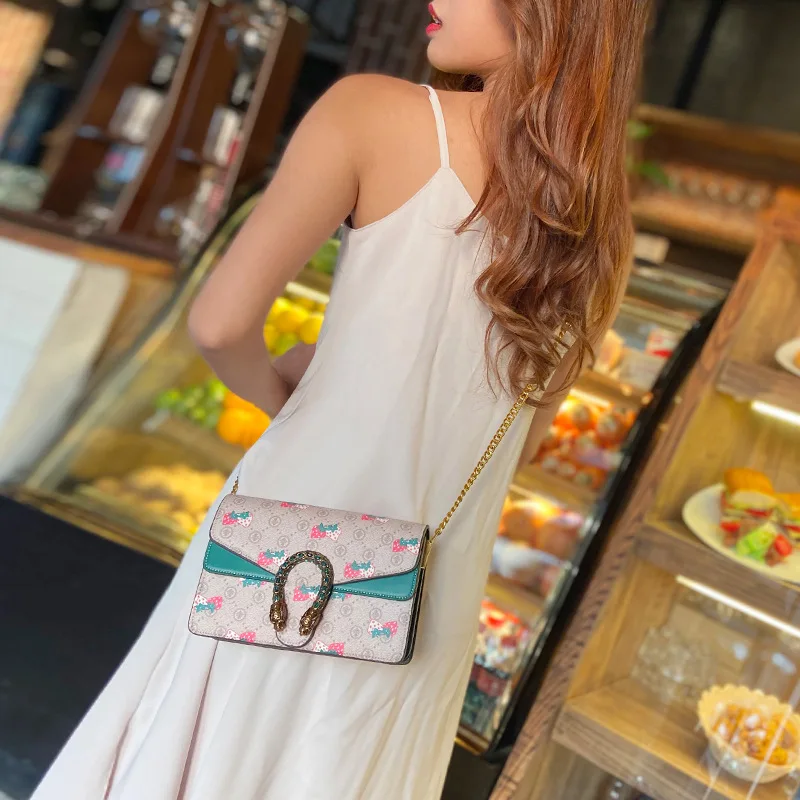

Strawberry Bag Autumn and Winter Diamond-studded Snake Head Chain Bag Fashion Trend Bag Handbags New 2020 Messenger Shoulder Bag