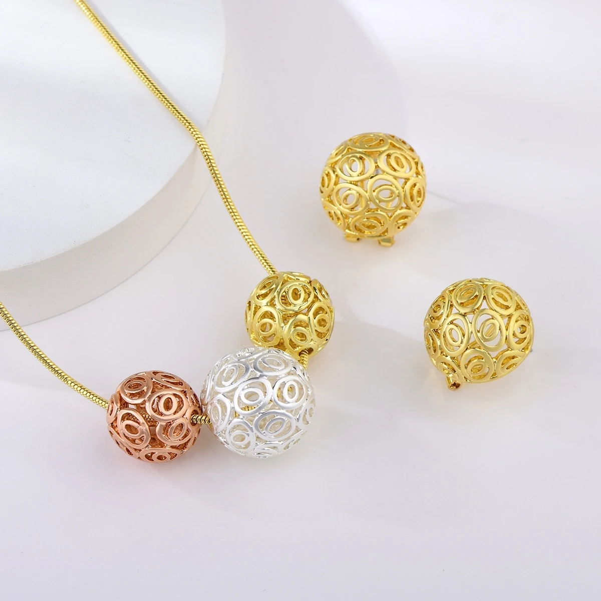 

Viennois Dubai Indian Jewelry Sets Multicolor Hollow Ball Necklaces Earrings Costume Wedding Jewelry Sets for Bridal Women