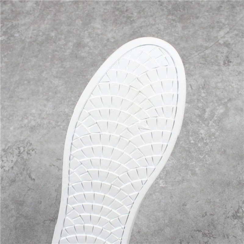 

Korean men's canvas shoes fashion casual vulcanized shoes new men's sneakers high-top men's shoes thick-soled and velvet shoes