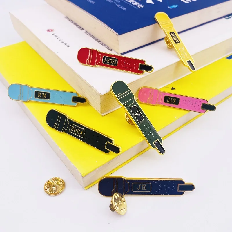 Wholesale Kpop Idol Bangtan Boys Member Name Glitter Mircophone Metal Pin Badge Brooch Badges Decor For Clothes Backpack | Канцтовары