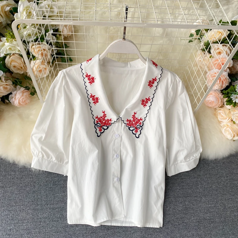 Женская рубашка с рукавами-фонариками и круглым воротником элегантная