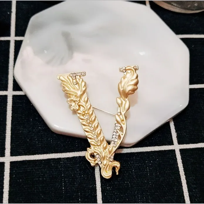 NEW Simple Design Boutique Golden Metal Rhinestone Phoenix Brooch Half Human Portrait Brooch for Women Party Jewelry