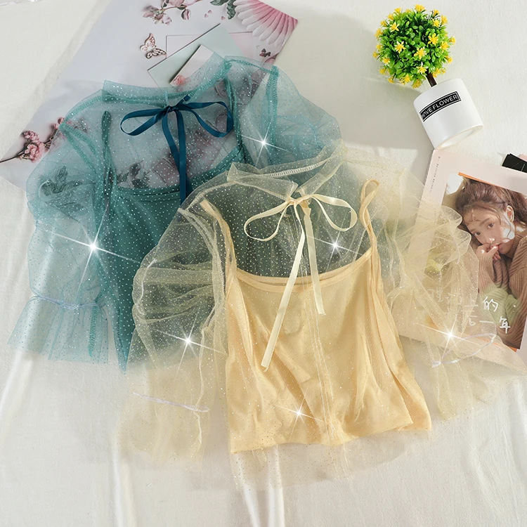 

Женская сетчатая блузка с рукавами-фонариками и блестками