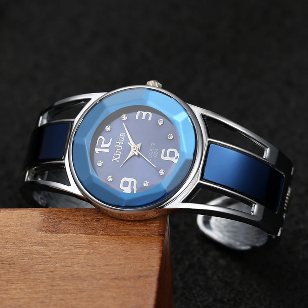 

2021 Hot Sell Xinhua Bracelet Watch Women Luxury Brand Stainless Steel Dial Quartz Wristwatches Ladies Watch