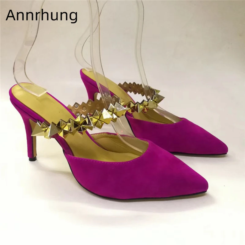 

Роскошные женские мюли на тонком каблуке с острым носком и заклепками