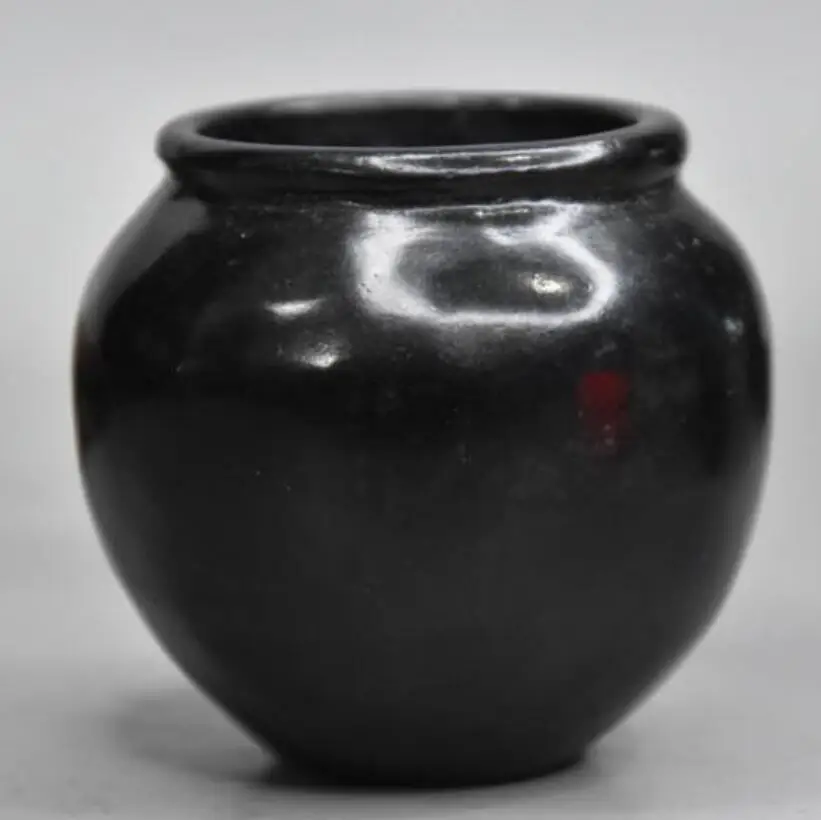 

Hongshan culture archaize black iron meteorite small Jar statue