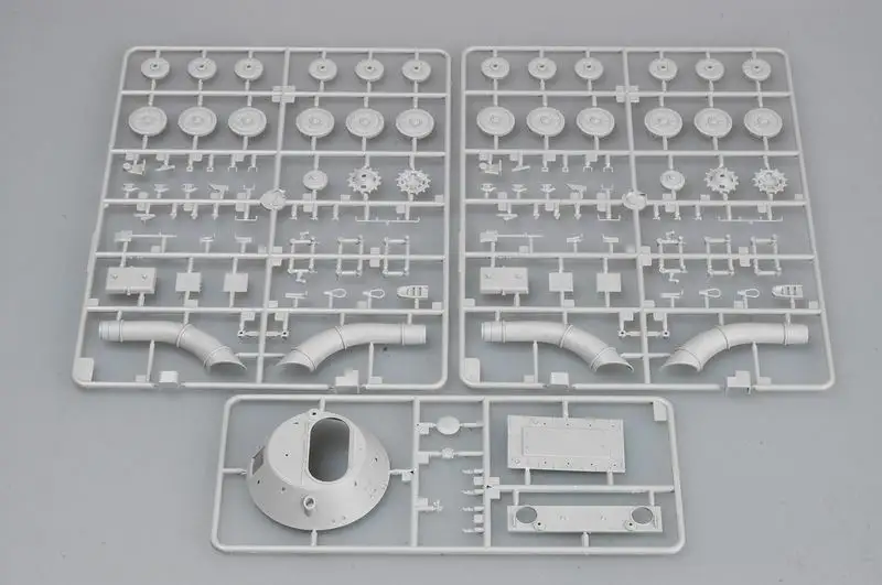 Трубач 1/35 00381 русский PT 76B танк амфибия Детские военные Коллекция игрушек
