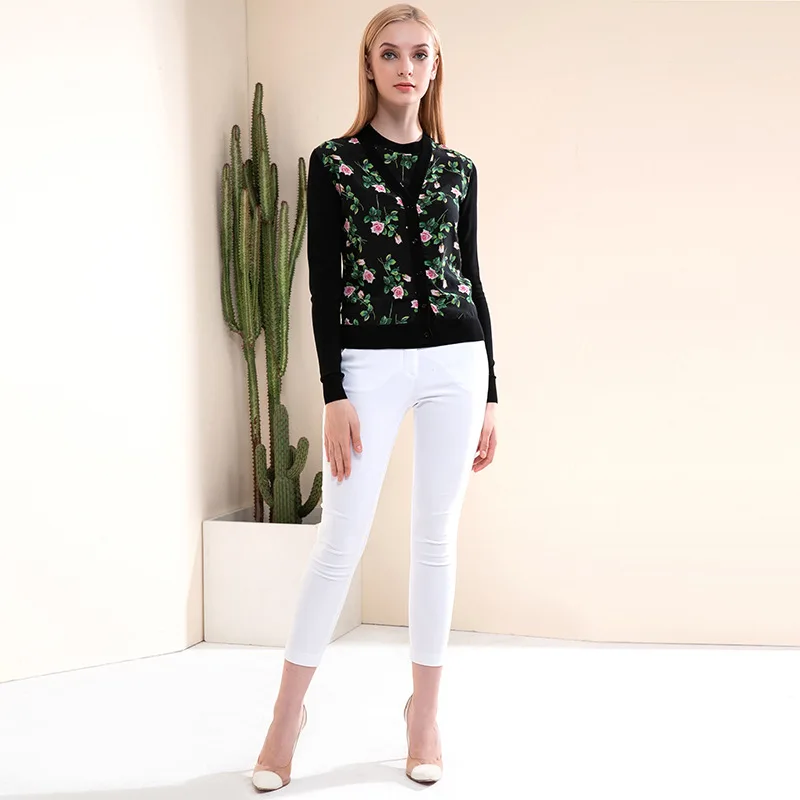 

Elegant Light Mature Rose Printed Single-Breasted V-neck Long-Sleeved Summer New Knitwear for Women