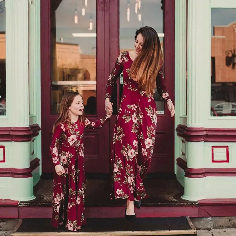 Длинные платья для мамы и дочки стильная одежда с длинными рукавами Новинка