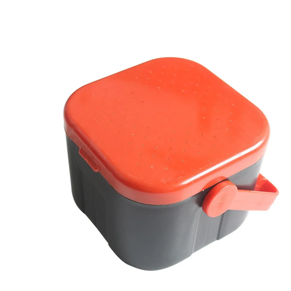 

1Pcs Multifunctional 2 Compartments Bait Box Red Worm Earthworm Lure Live Bait Boxs Adopts ABS Portable Design With Lanyard