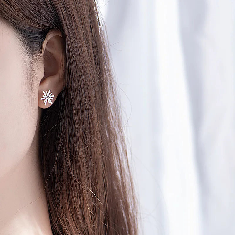 

High Quality Fashion Cute Little Daisy flower 925 Sterling Silver Stud Earrings Jewelry for Women Girl Party Accessories Gift