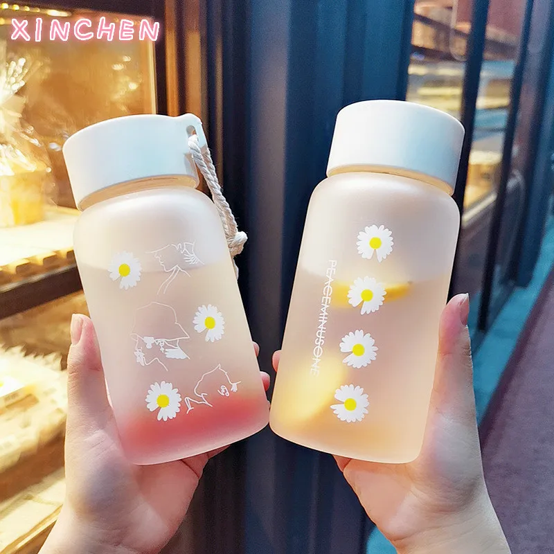 

500ml Small Daisy Cute Frosted Plastic Water Bottles Creative Outdoor Travel Portable Drink Bottle Korean Style Square Bottle