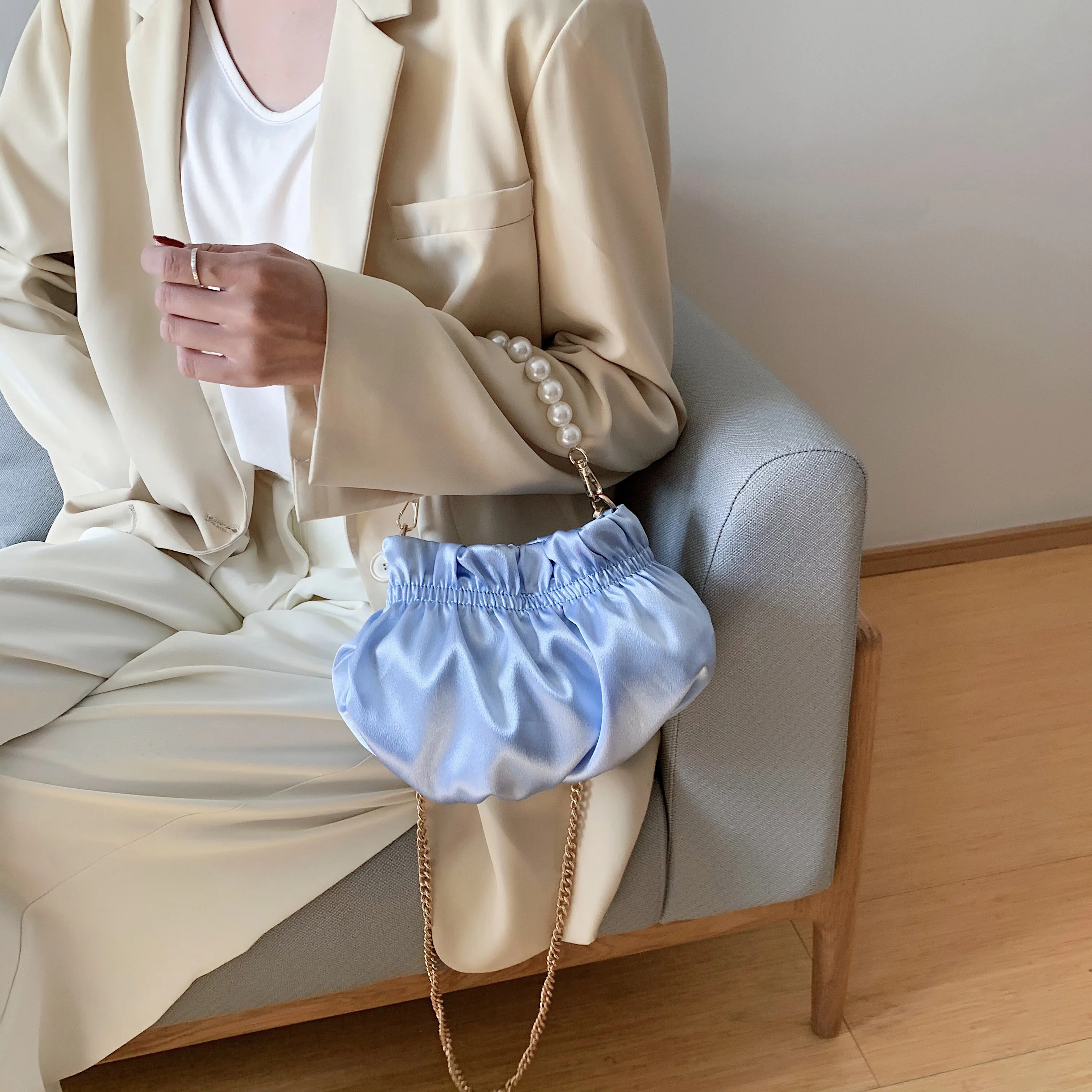 Жемчужные маленькие сумки через плечо для женщин 2020 элегантные милые Женская