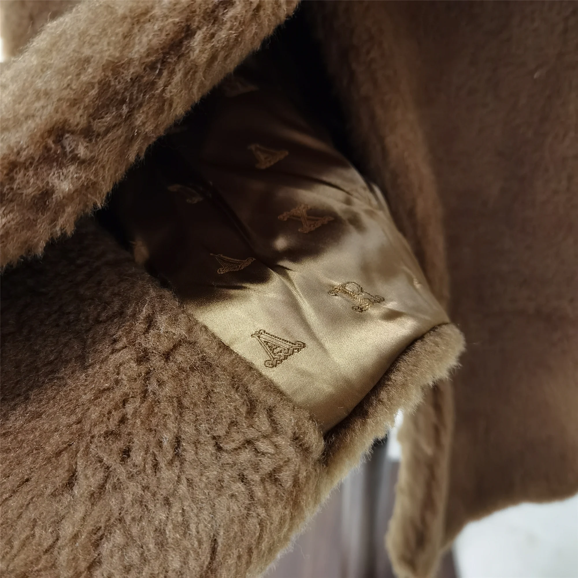 Hooded Teddy Bear Coat Woman Winter Long White Coat Loose Thick Alpaca Coat Female Large Lapel Warm Coat Fashion Casual Coat