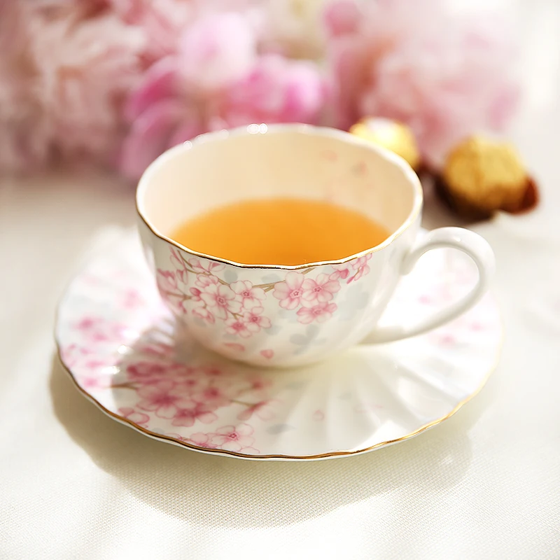 

Nordic Creative Cup Handmade Ceramic High Quality Coffee Saucer Spoon Set Gold Rim Cup Tazas De Cafe Kitchen Drinkware DB60BD