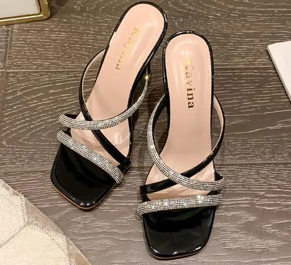 

Square Toe Slippers Soft Shoes Thin Heels Glitter Slides Low Slipers Women Fashion Comfort Jelly 2021 Luxury PU Fabric Rome Crys