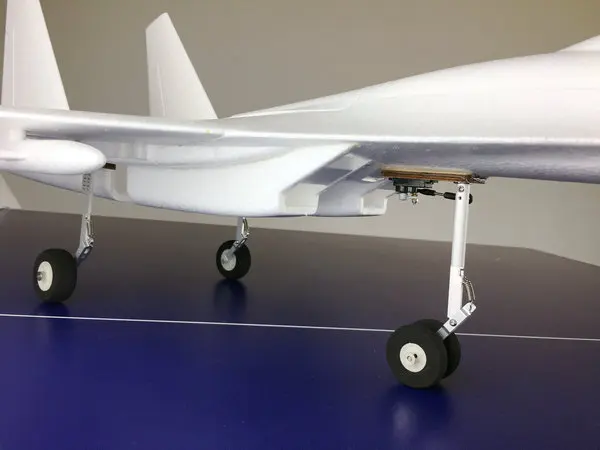 EPO SU27 Собранный пенокартон алюминиевый посадочный механизм DIY RC набор самолетов с передним рулем для FPV RC самолет с неподвижным крылом