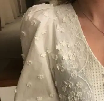 

Women Shirt 2021 Summer New Flower White Embroidered Puff Sleeve V-Neck Lace White Shirt