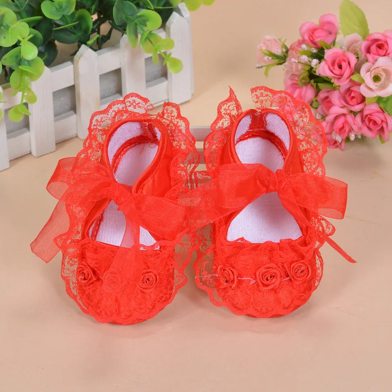 Обувь для новорожденных девочек обувь с кружевными цветами на мягкой подошве