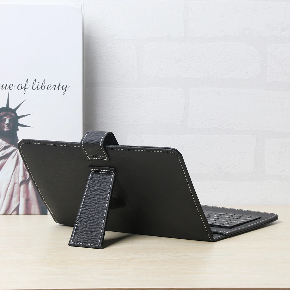 Чехол из искусственной кожи с подставкой и беспроводной Bluetooth-клавиатурой Micro USB