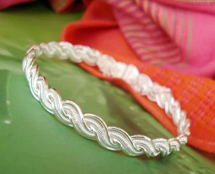 Юньнань этнический посеребренный металлический браслет Корейская мода белый