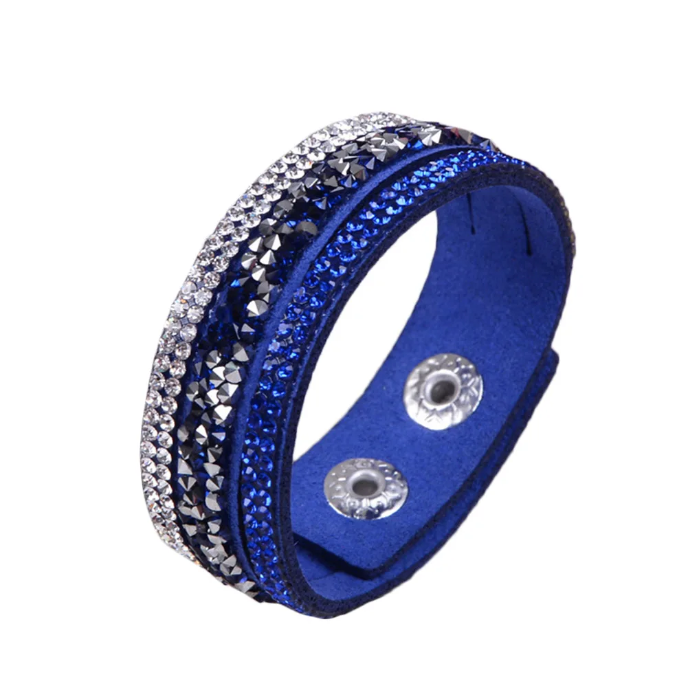 Женский бархатный браслет на запястье в стиле панк цвет черный синий кожа стразы